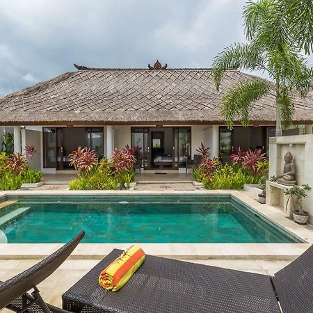 Villa Leelavadee Uluwatu Buitenkant foto